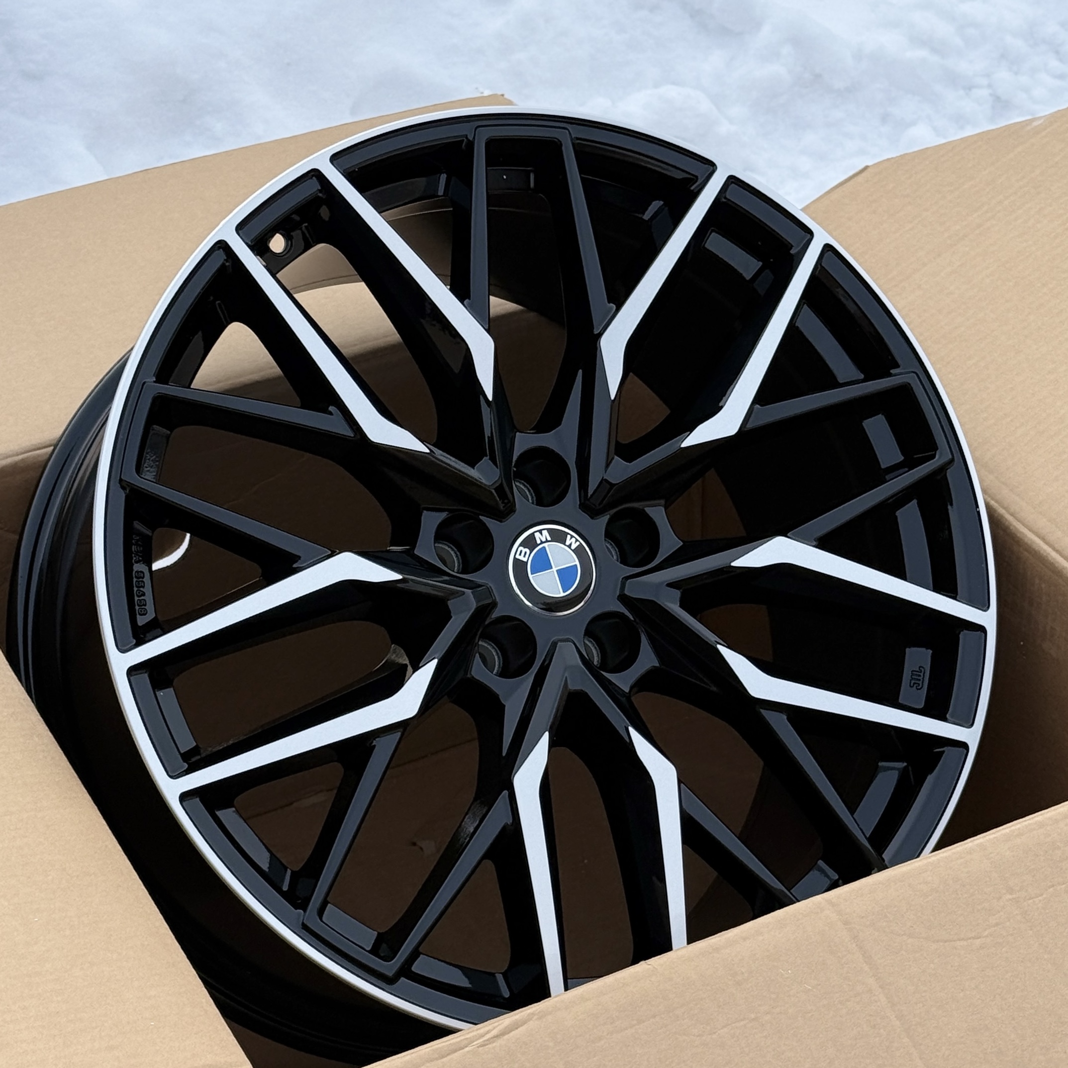 it-wheels_9521_blackmachinedface