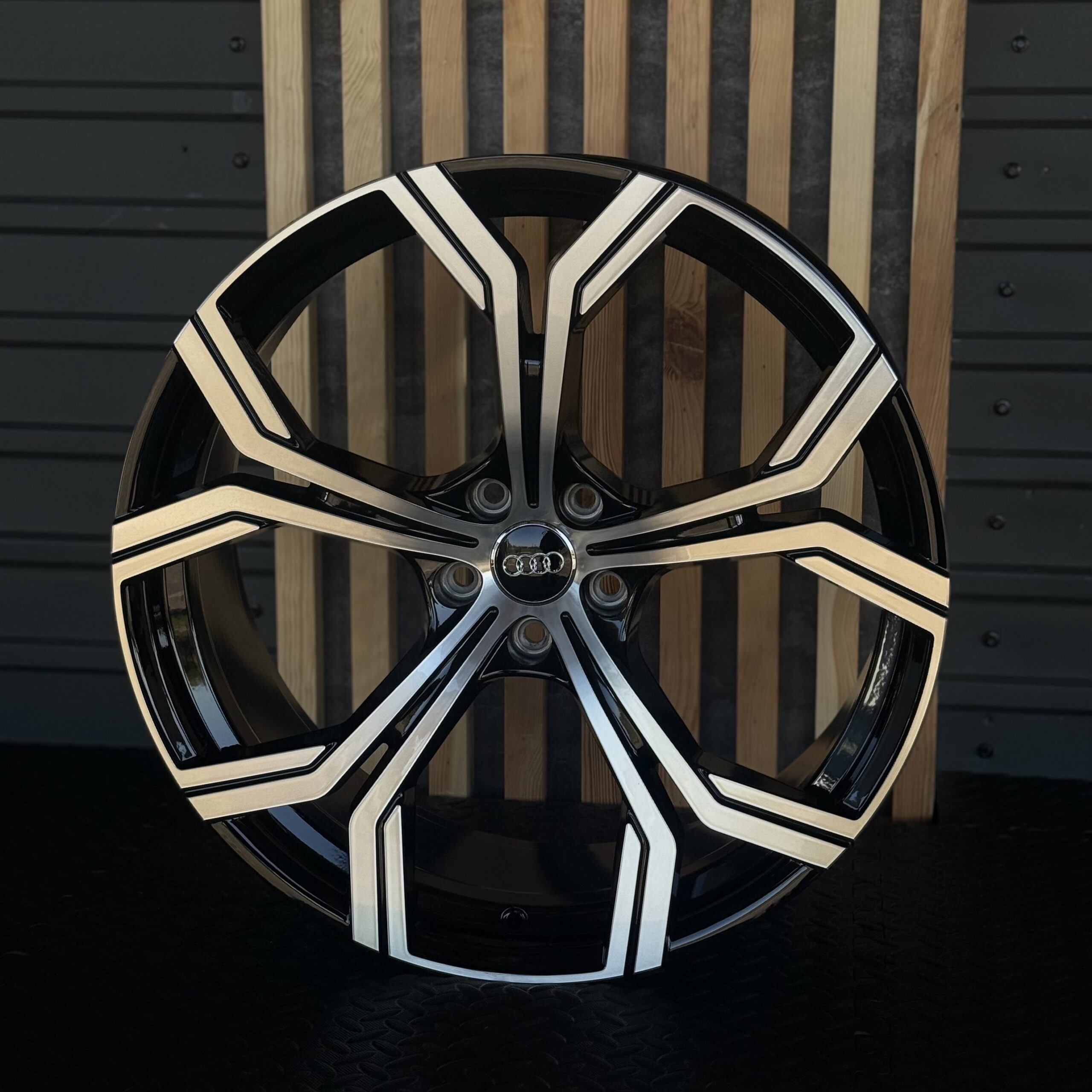 racingline_330-n_blackmachinedface