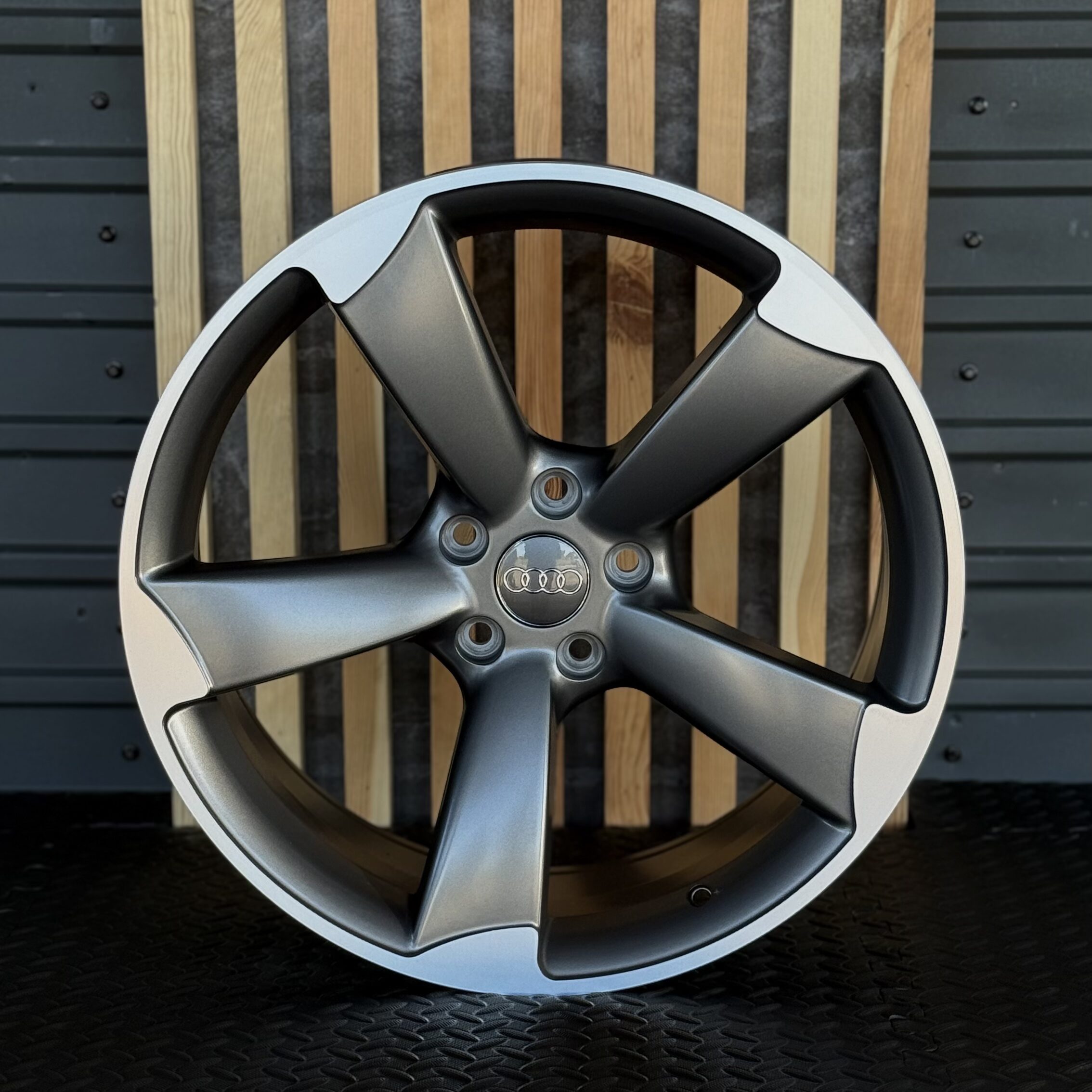 racingline_336_gunmentalmachinedface