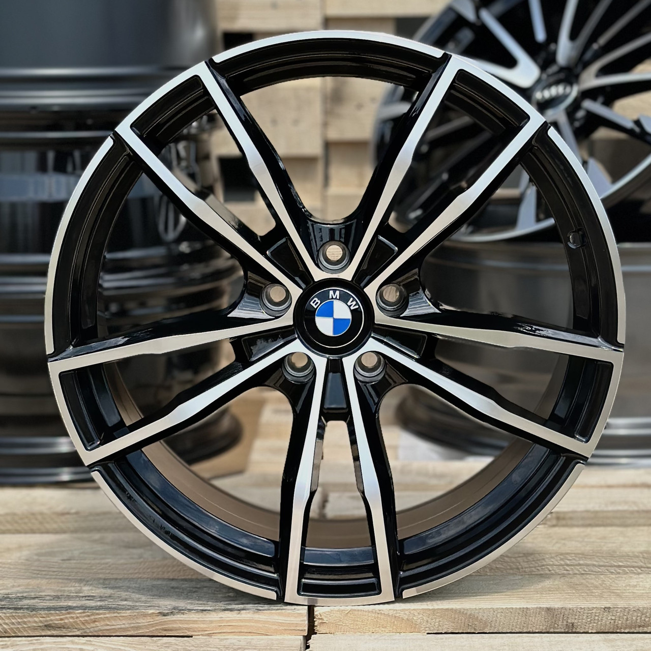 racingline_612_blackmachinedface
