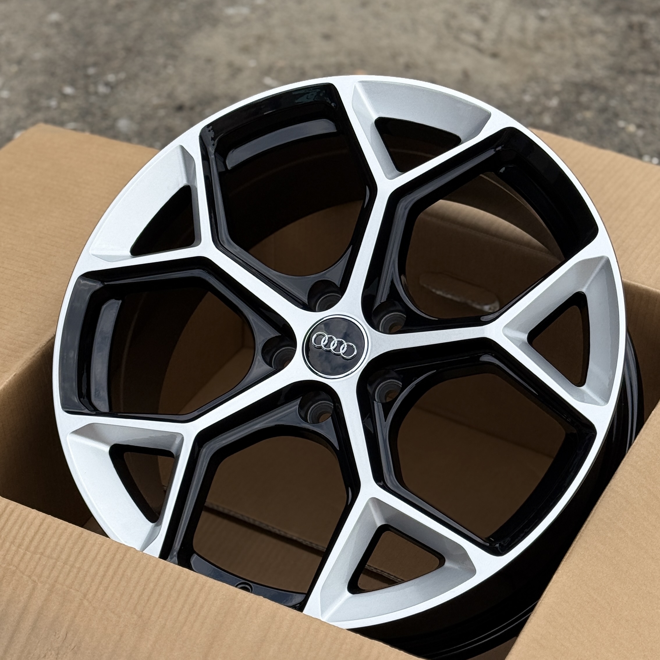 racingline_fbx112_blacksilver