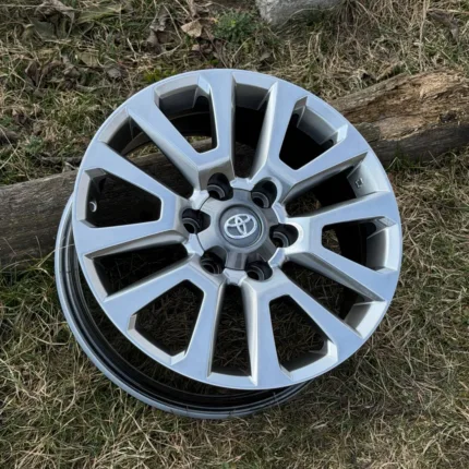 Литі Легкосплавні диски RacingLine FBX313 18" 6x139.7 7.5j ET25 dia 106.1 Chrome Silver