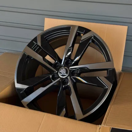 Литі Легкосплавні диски RacingLine 706 19" 5x112 8j ET40 dia 66.5 Black Machined Face